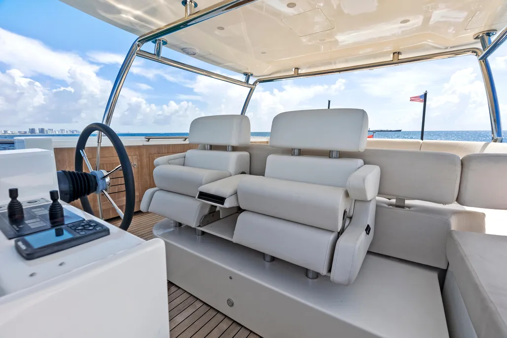 Yacht Photo 54